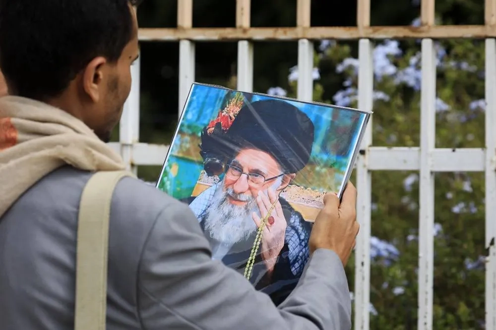 Houthis threaten US Ships If Washington Joins Strikes on Iran