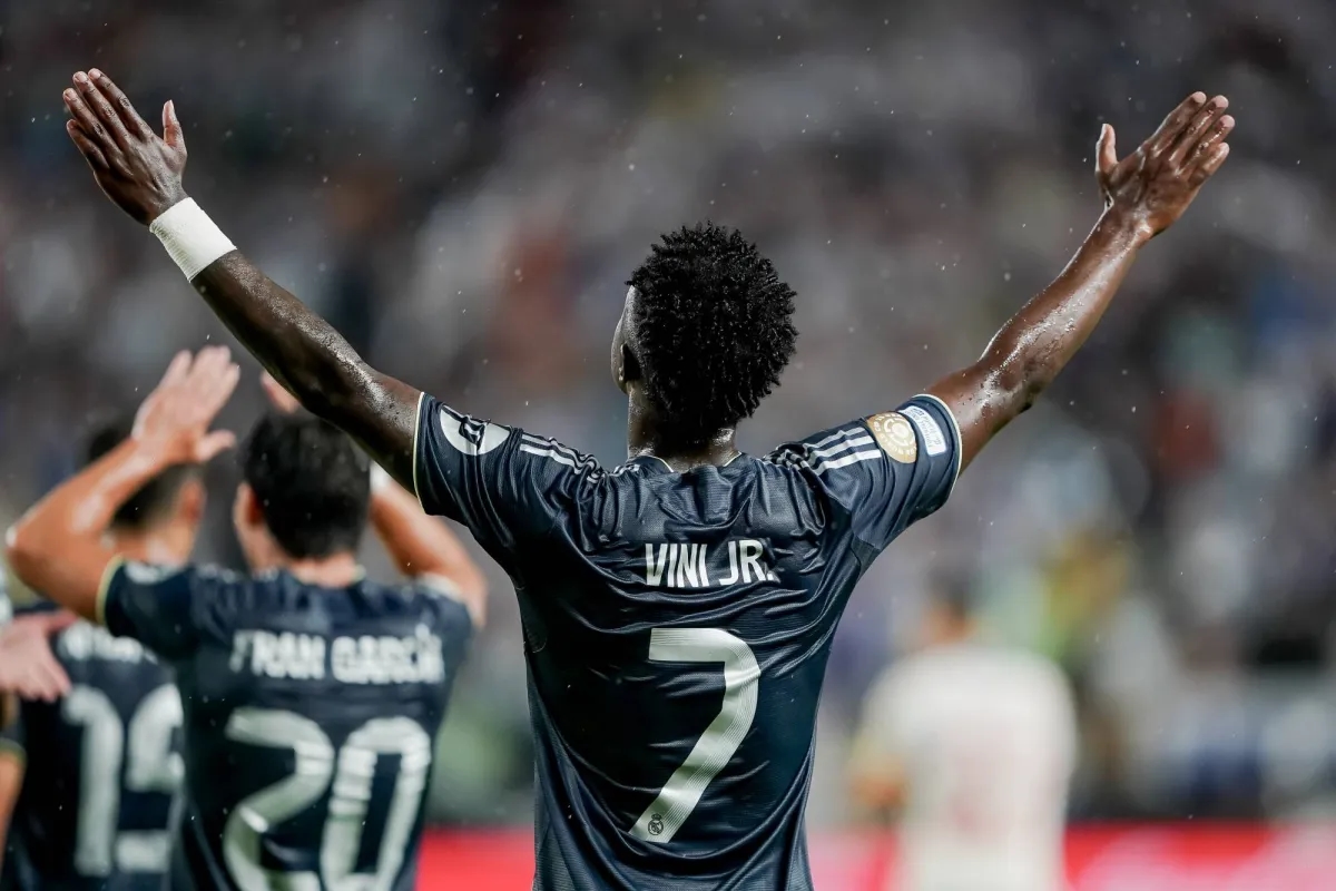Vinícius Júnior Scores and Assists in Real Madrid's 3-0 Win Over Salzburg to Advance in CWC