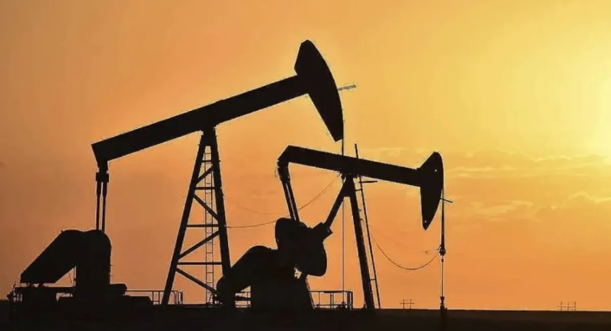 Oil Set for Steepest Weekly Decline in Two Years as Risk Subsides