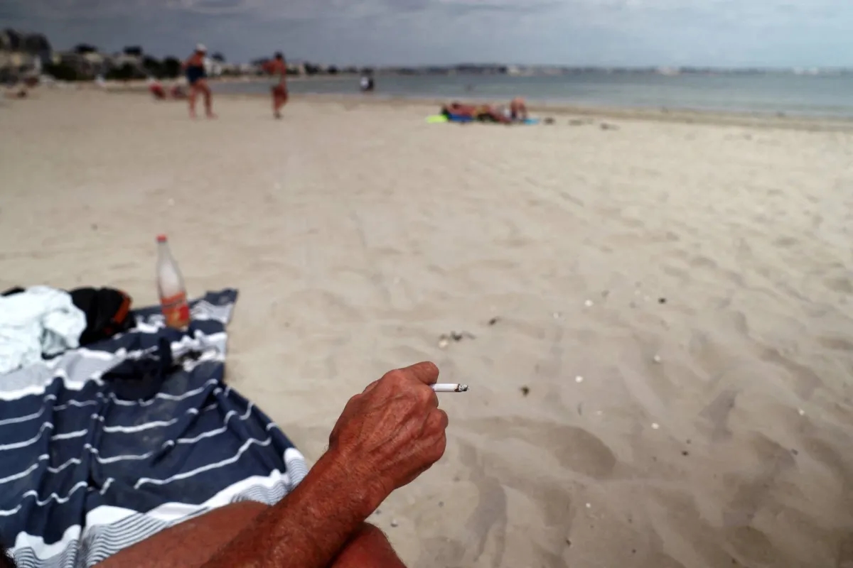 France Bans Smoking in Beaches, in Parks and Bus Shelters