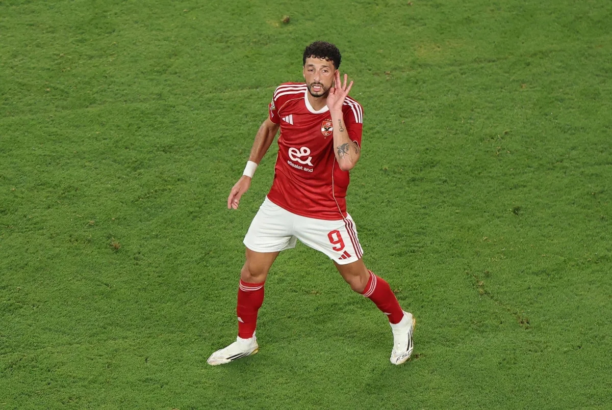 الأهلي يتمسك بمهاجمه الفلسطيني أبو علي
