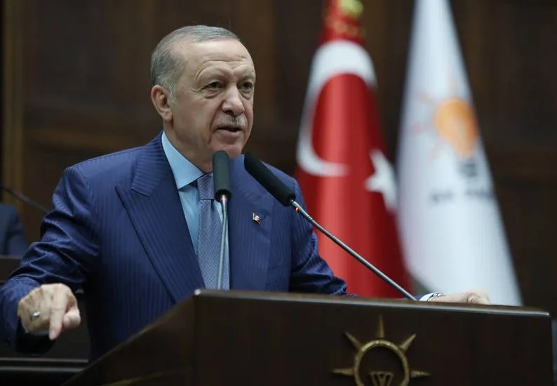 إردوغان يرفض دعوة المعارضة لتنظيم انتخابات مبكّرة