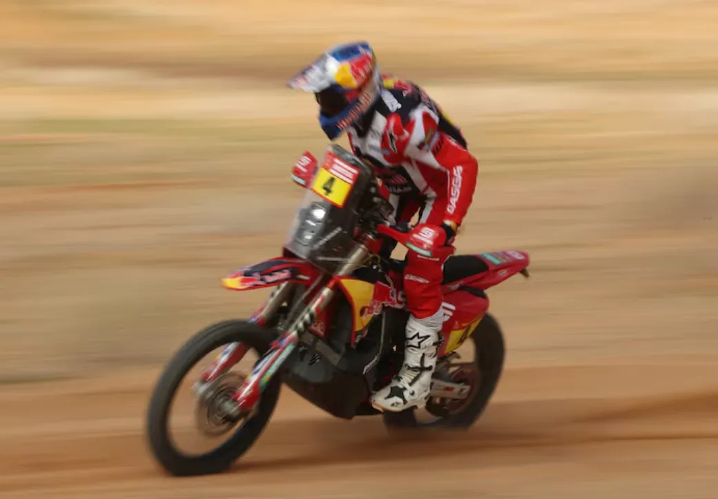 Motorcycling-Double Dakar Winner Sunderland Chasing Round the World Record