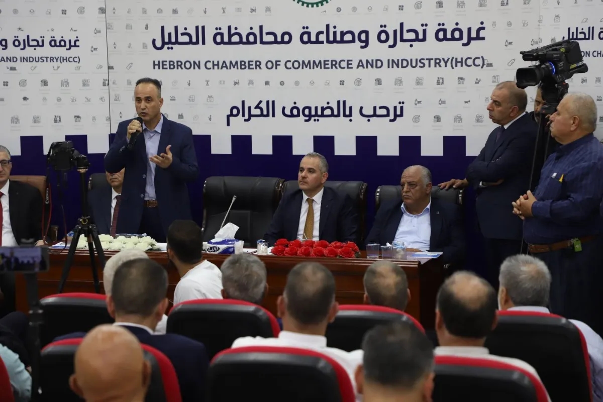 أزمتا «المقاصة» و«الشيقل» تحاصران الحكومة الفلسطينية