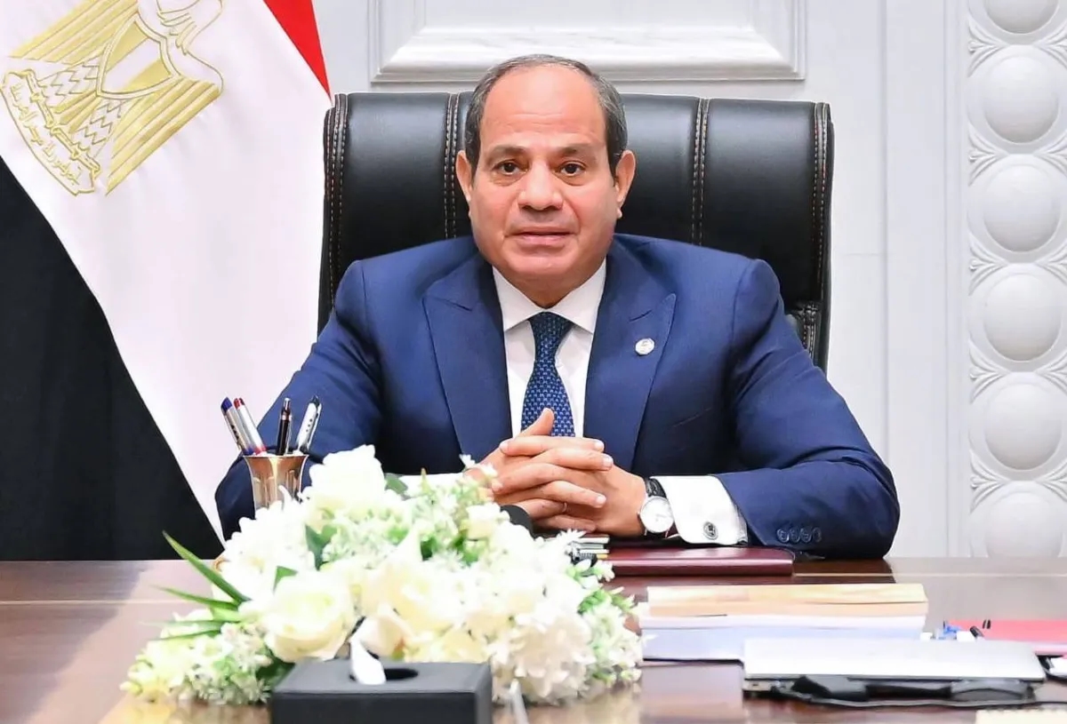 السيسي يفنّد اتهامات «منع» مصر دخول المساعدات إلى غزة
