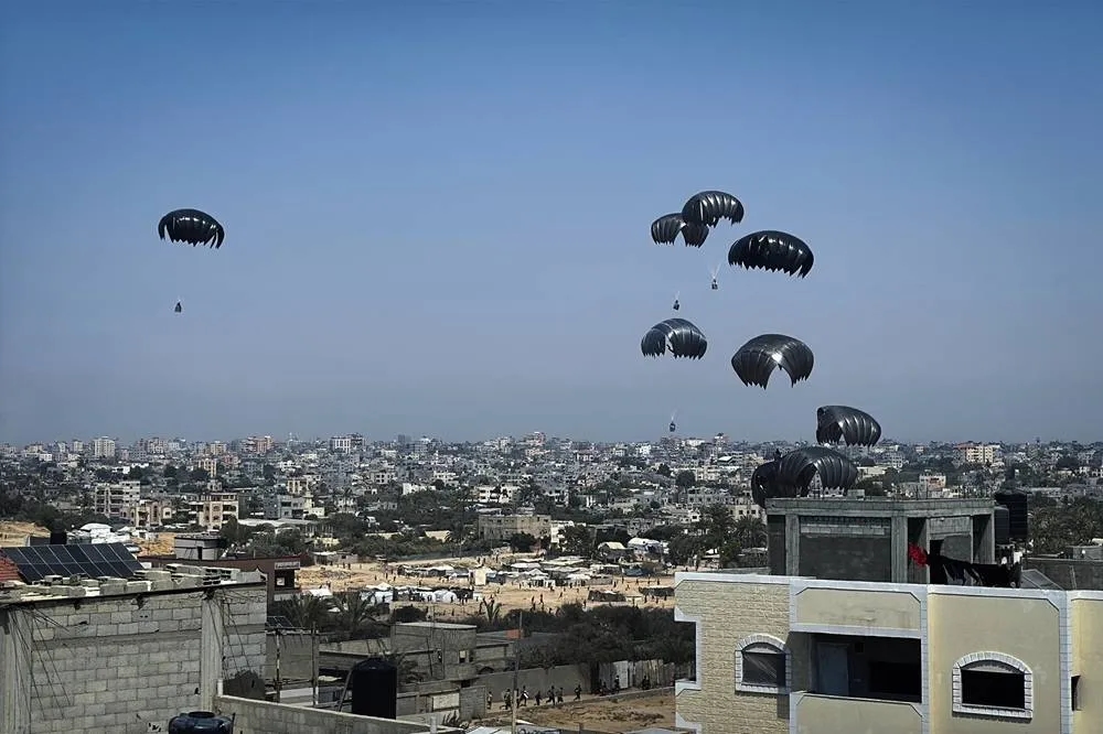 Planes from Jordan and UAE Airdrop Humanitarian Aid into Gaza