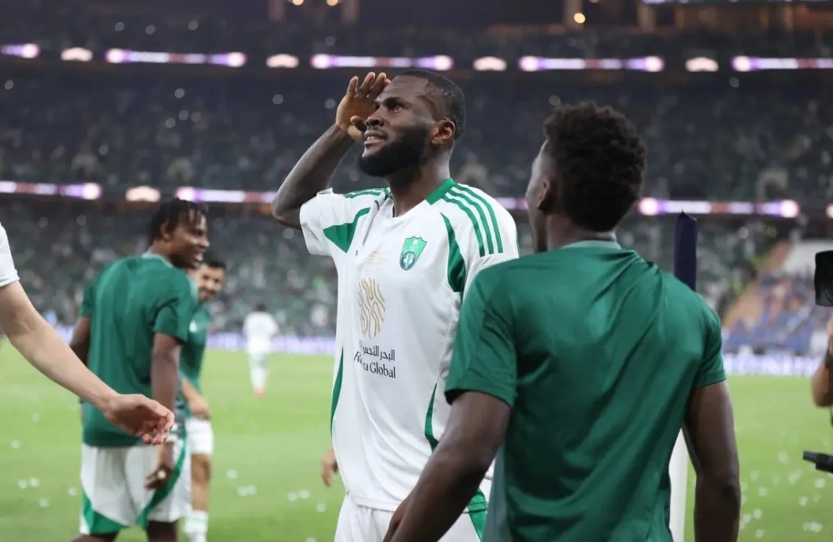 كيسيه يدرس خياراته بين البريميرليغ والدوري الإيطالي