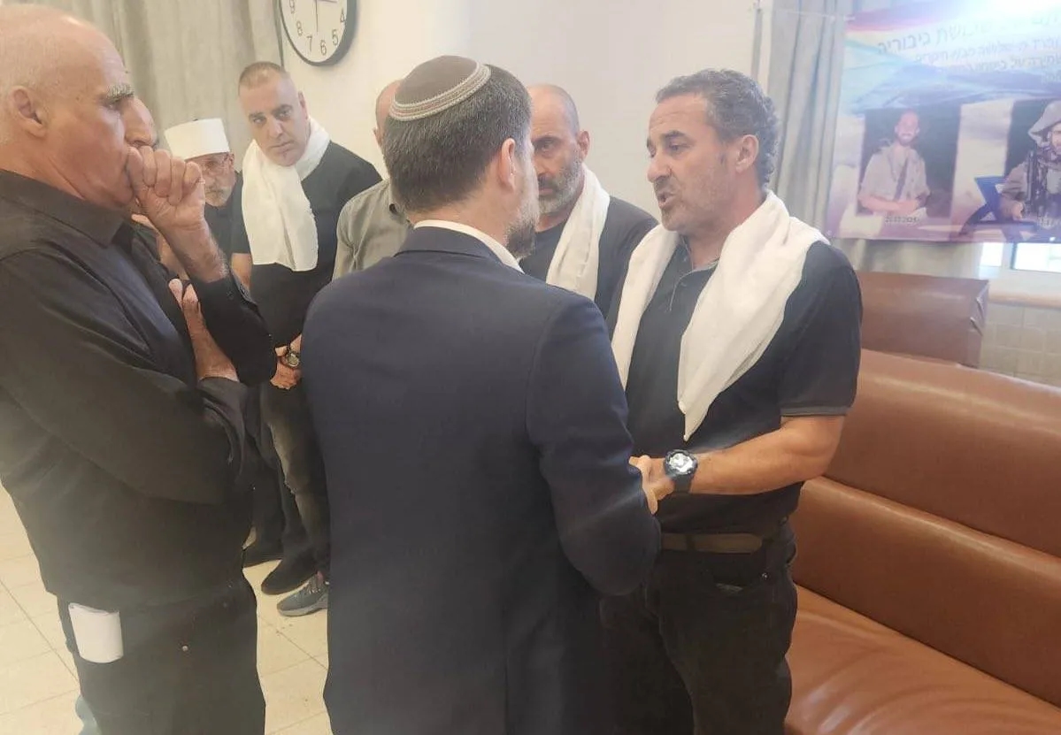 وزير إسرائيلي يشوش على لقاء ديرمر والشيباني في باكو