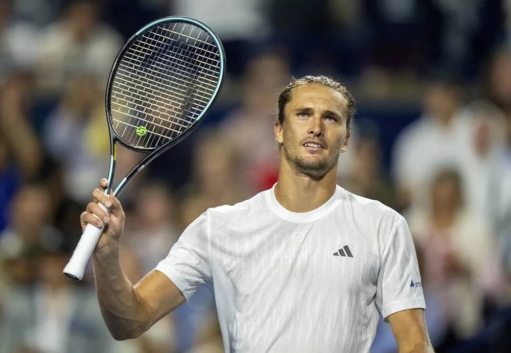 Top-Seeded Alexander Zverev Advances in Toronto in the National Bank Open