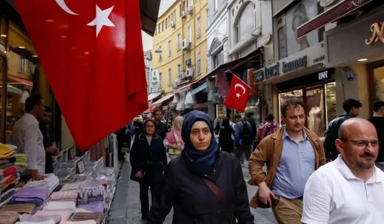 تضخم تركيا يسجل تراجعاً سنوياً متتالياً ويرتفع على المستوى الشهري