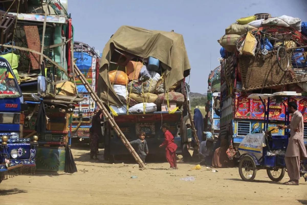 Pakistan Resumes Forced Expulsions of Afghan Refugees Despite UN Warnings