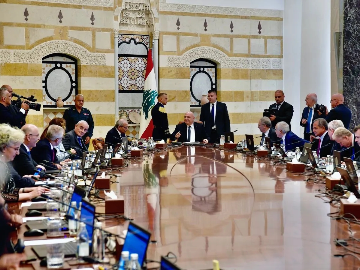«السلاح» يتحدى مرجعية الدولة