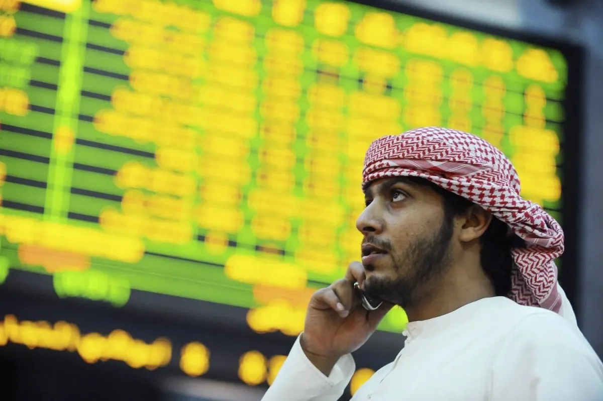 الأسواق الخليجية تختتم أسبوعها على تباين وسط ضبابية تعيينات «الفيدرالي»