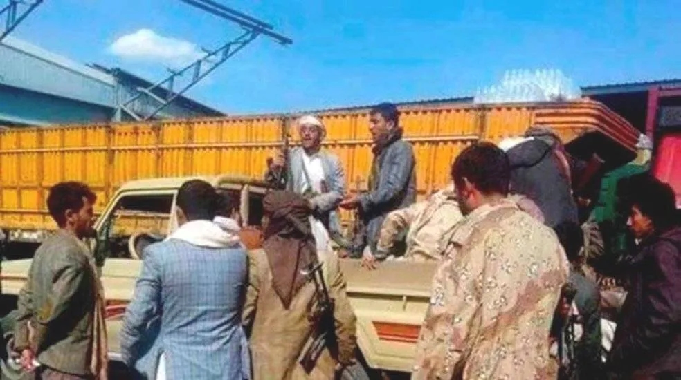 حملة حوثية تستهدف 3 قطاعات تجارية في محافظة حجة