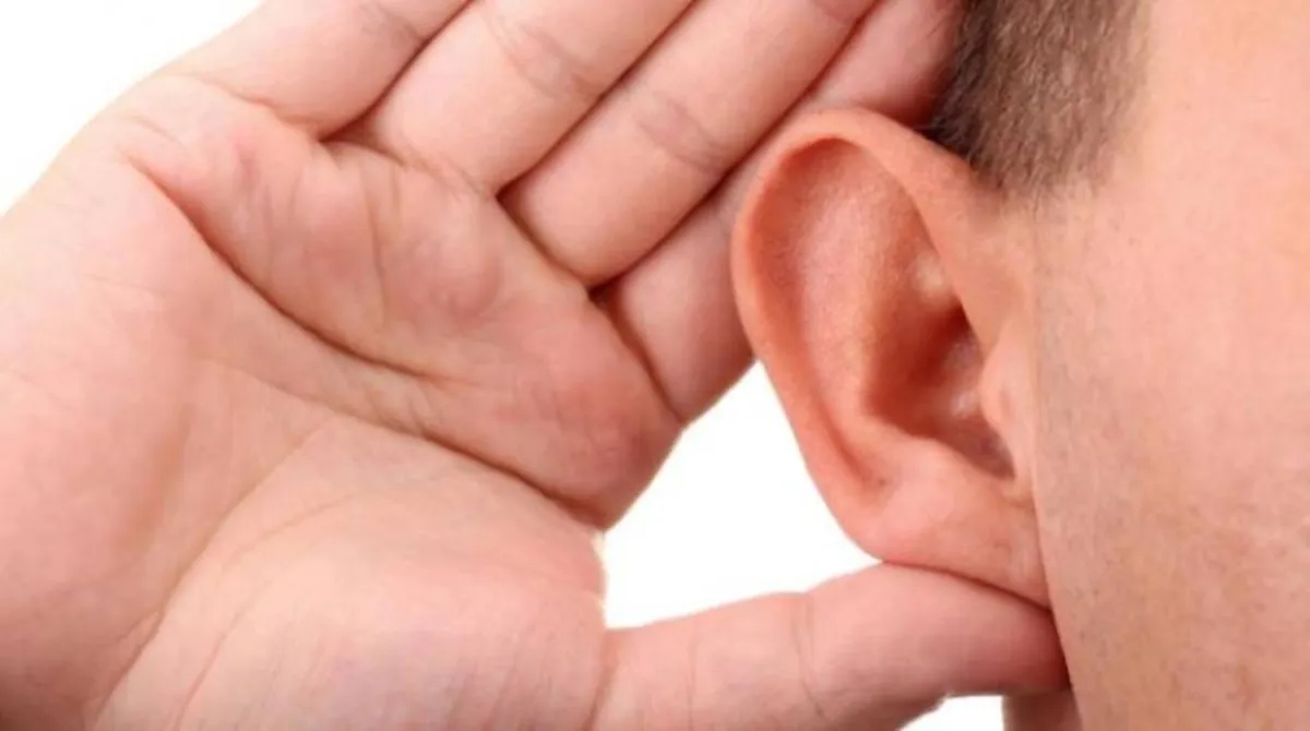 نظارات ذكية تساعد ضعاف السمع على فهم المحادثات بشكل أوضح