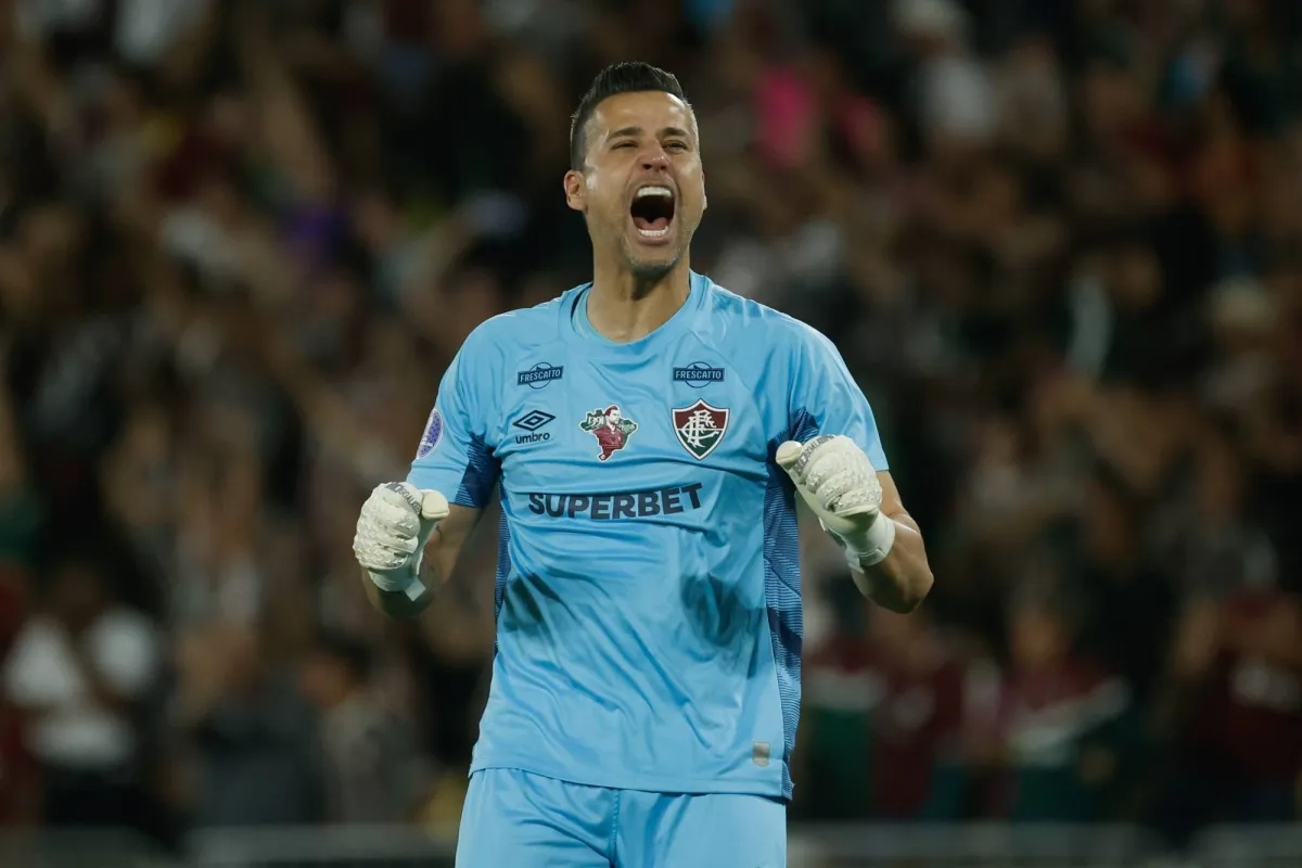 Brazilian Goalkeeper Fabio Claims World Record for Most Games