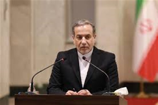 عراقجي في بيروت... زيارة أبعد من مناسبة توقيع كتاب