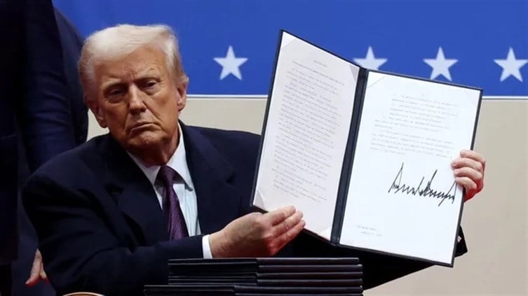 ترامب: قد أقوم بضرب المنشآت النووية... ولخامنئي: "حظاً سعيداً"
