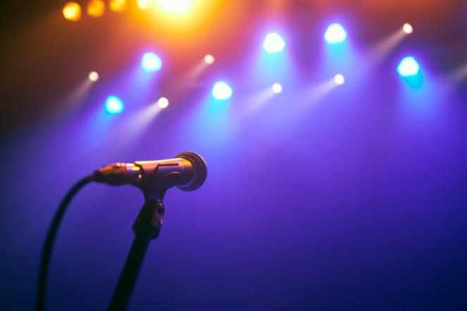 بعد الشّائعات حول وفاته... ظهر في فيديو مطمئنًا محبّيه!