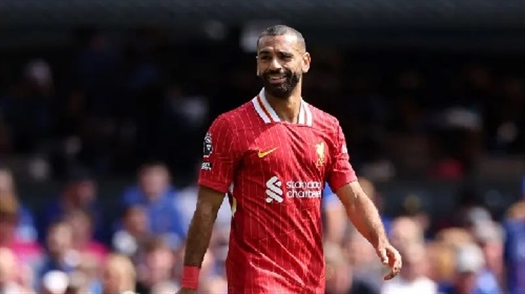 مهاجم ليفربول الأسطوري يدعو لمنح محمد صلاح "دورا قياديا"