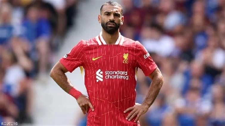 يحمل اسمه وعلم مصر.. محمد صلاح يستعرض حذاءه الجديد
