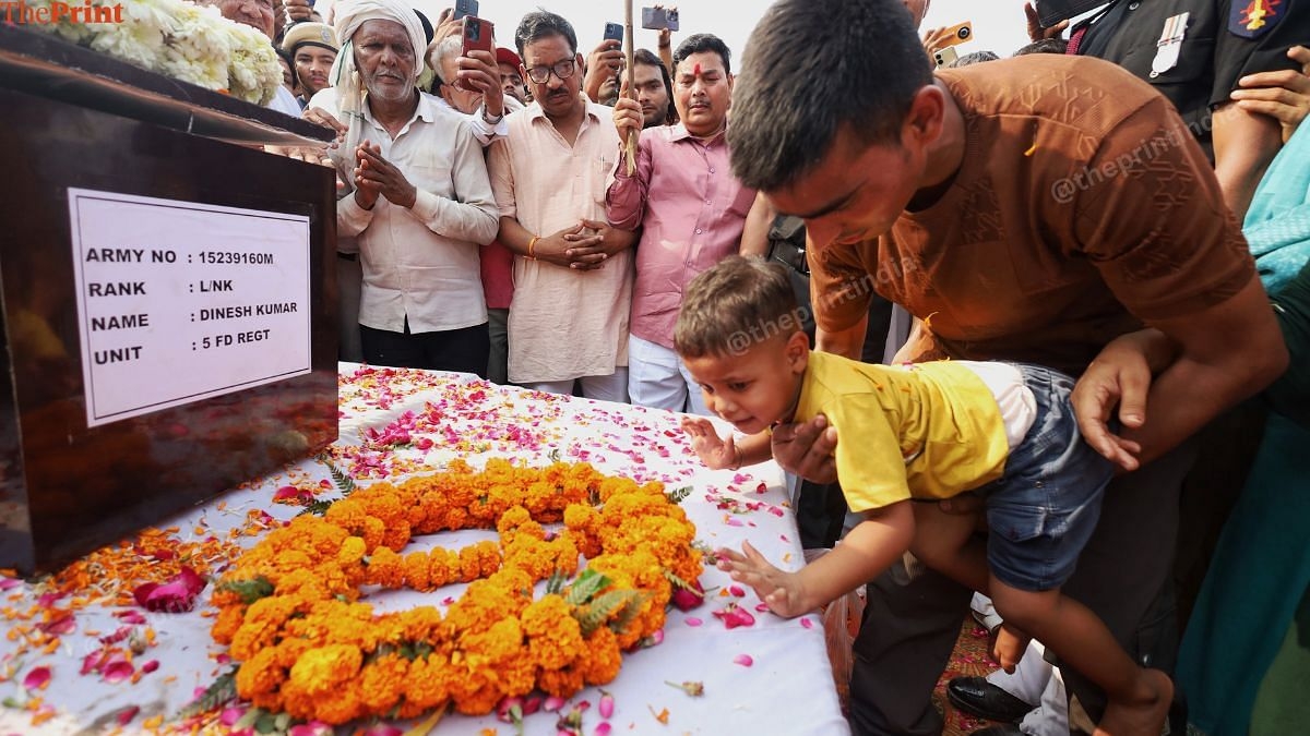 Lance Naik Dinesh Kumar, killed at LoC, cremated in Palwal amid chants of ‘Bharat Mata Ki Jai'