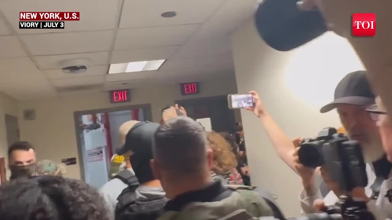 On Cam: Trump's Border Patrol, ICE Agents Go Berserk Inside New York Court, Bash ‘ILLEGAL ALIENS'