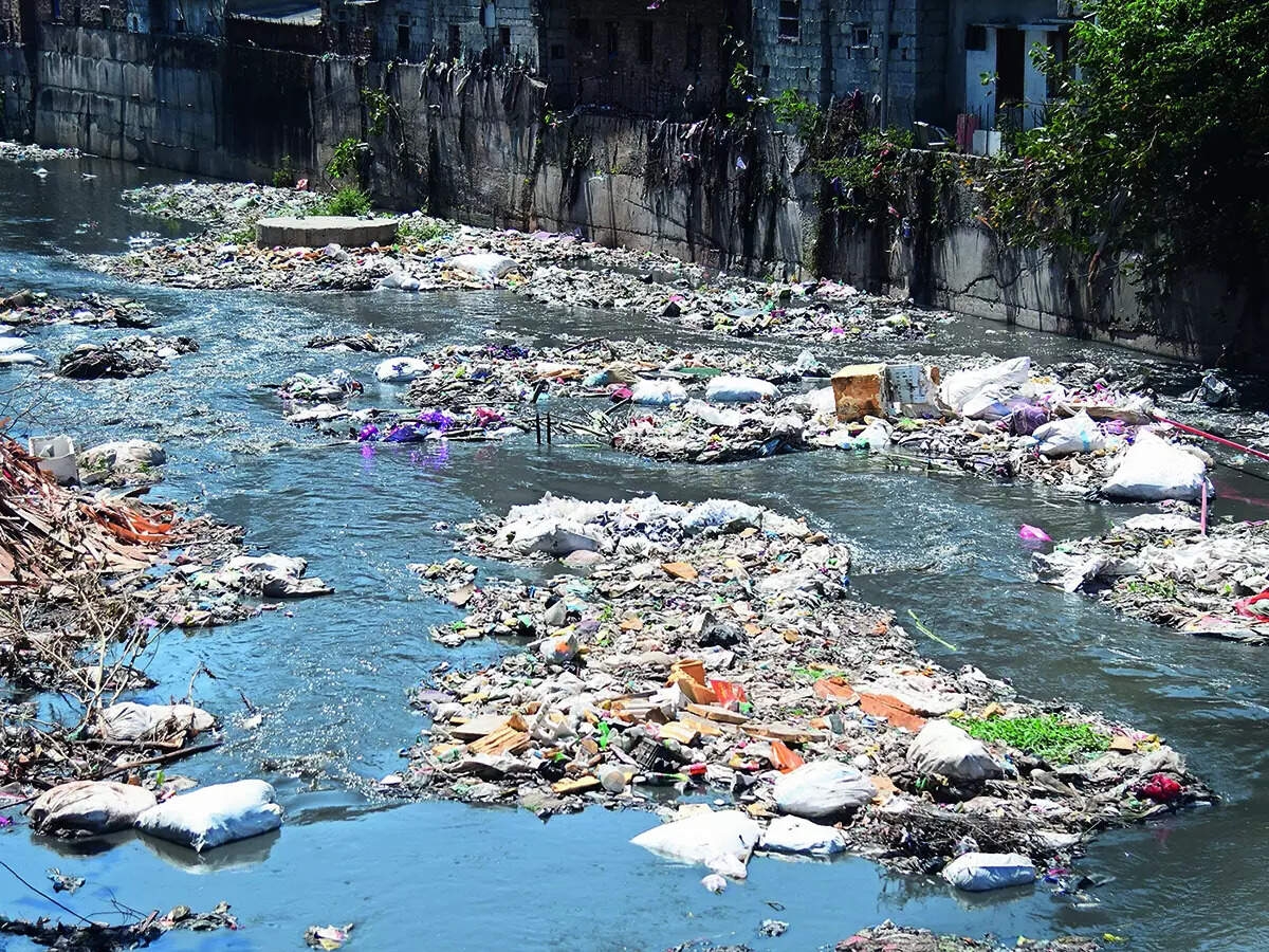 In la-la land, all lakes are doing fine