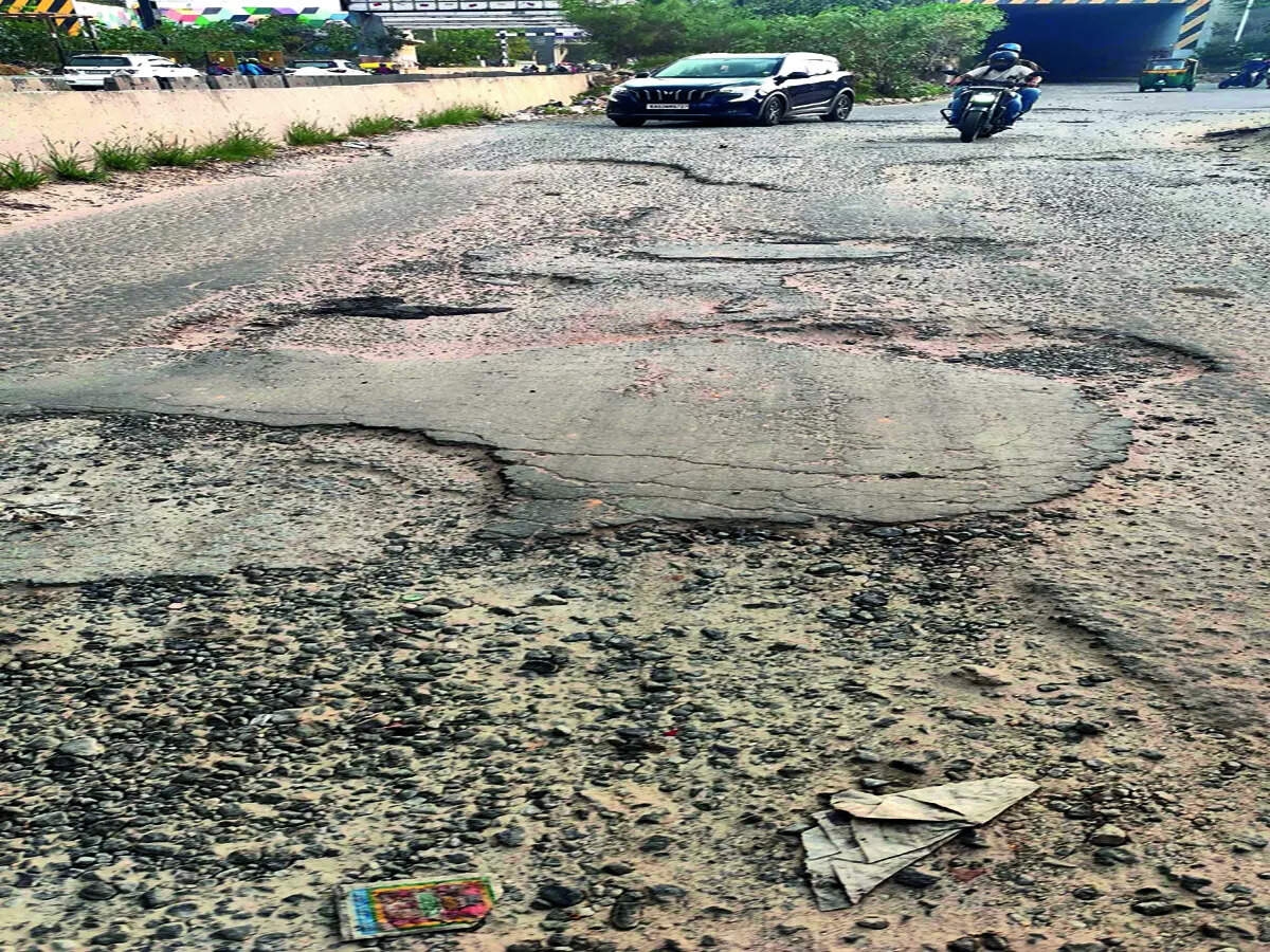 Richmond Town resident sends legal notice to BBMP over crumbling roads