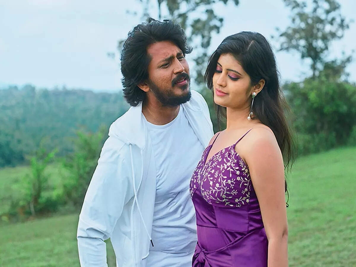 Kannada Movie Review–College Kalavida: Good dose of romance and action