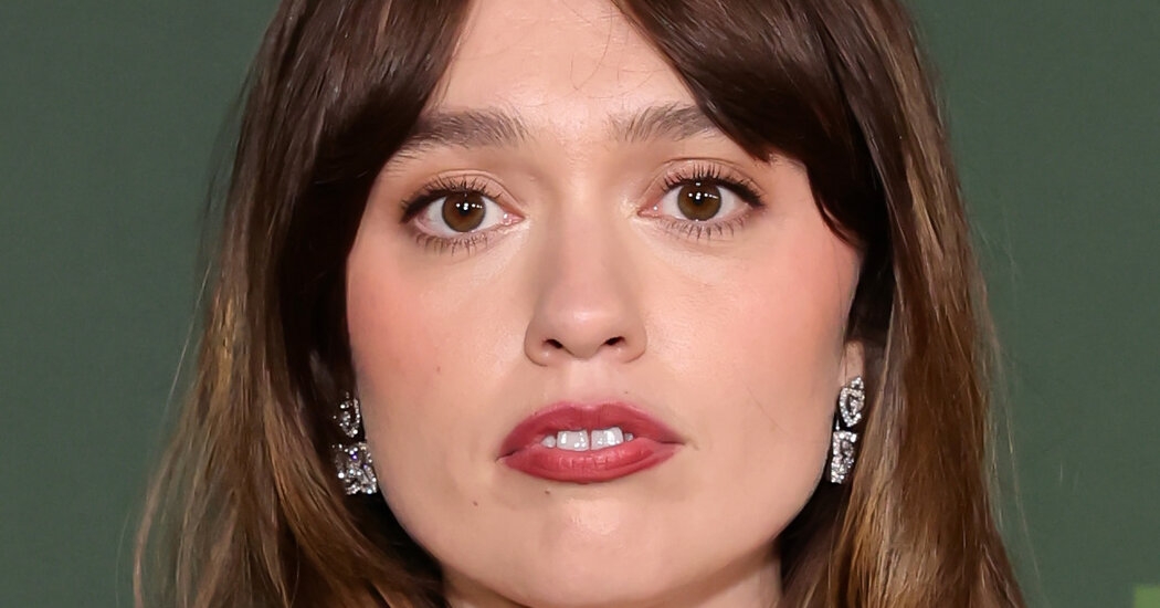 ‘White Lotus' Star Aimee Lou Wood Criticizes SNL for ‘Mean' Sketch