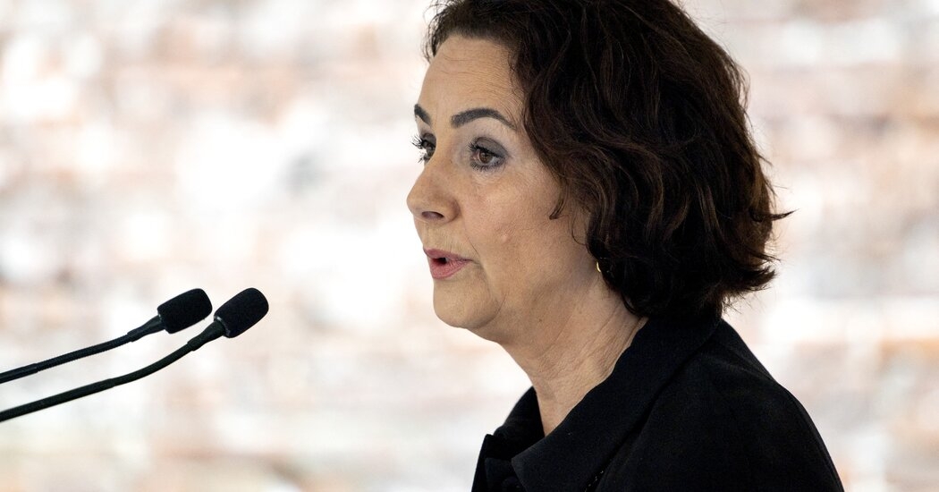 Amsterdam's Mayor Apologizes for City's Role in the Holocaust