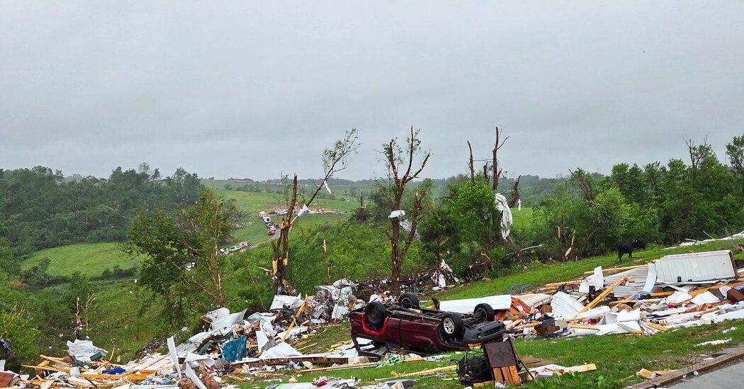 1 Killed and at Least 7 Are Injured in Tornado in Kentucky, Officials Say