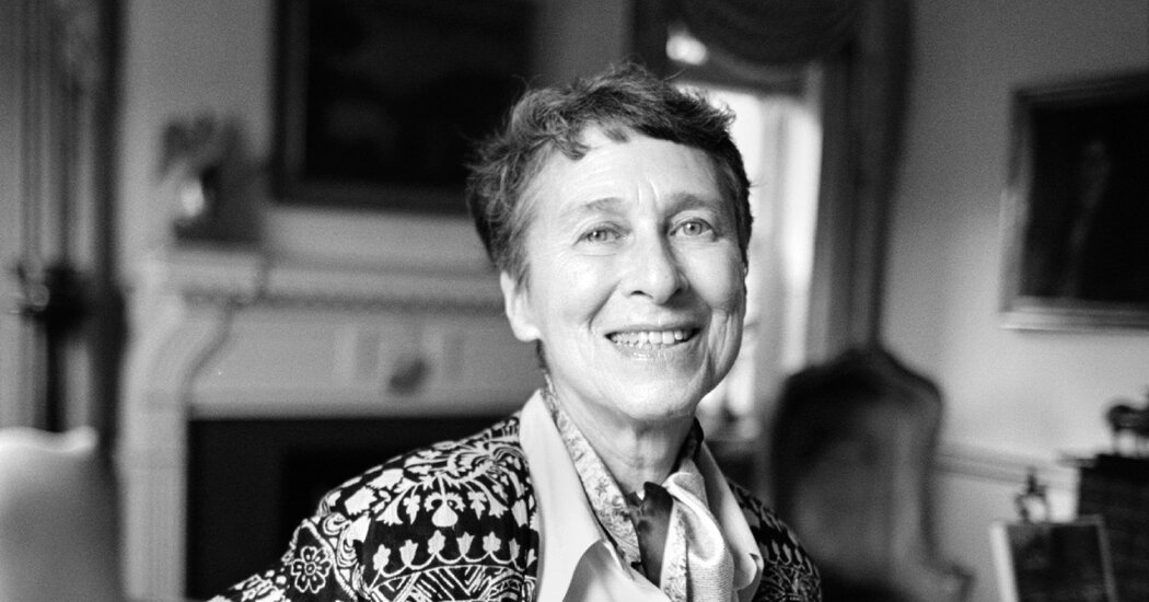 Barbara Holdridge, Whose Record Label Foretold Audiobooks, Dies at 95