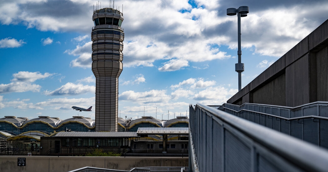 F.A.A. Further Restricts Area Around Reagan Airport to Helicopters
