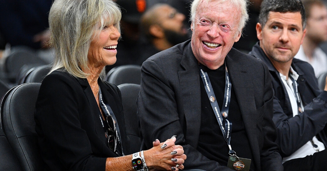 Phil Knight, Ex-Nike Chief, and His Wife Pledge $2 Billion to Oregon Cancer Center