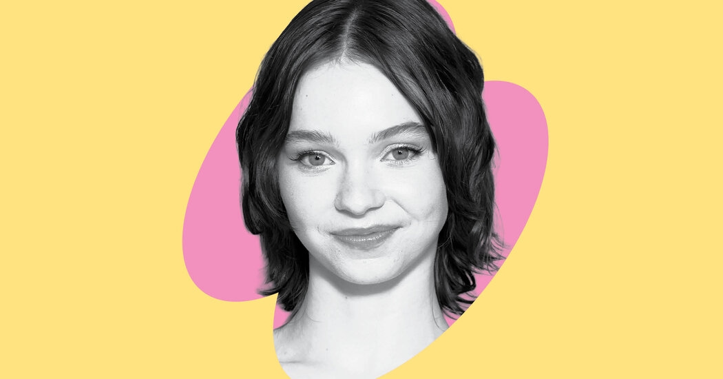 Emma Myers Relaxes With ‘Lord of the Rings' Music