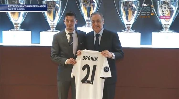 رئيس ريال مدريد يقدم هدية للمغربي دياز