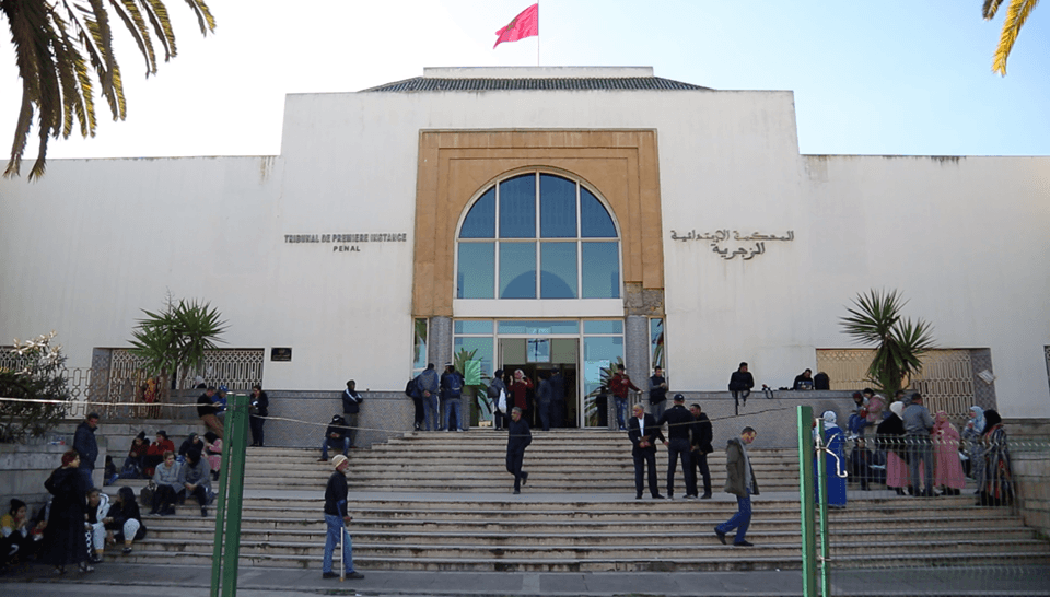 بين التهديد والابتزاز.. علاقة حب طلابية تنتهي بالسجن والقضاء يصدر حكمه