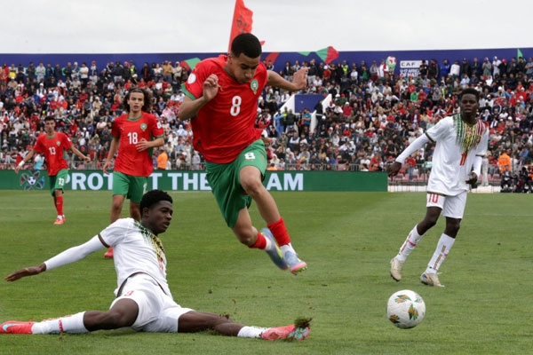 'الكاف' تتوج مغربيا كأفضل لاعب في كأس إفريقيا لأقل من 17 سنة