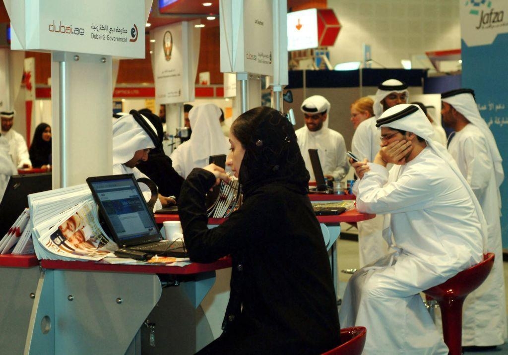 قرار جديد لحظر التحدث باللهجة المحلية في الإعلام الرسمي لغير الإماراتيين