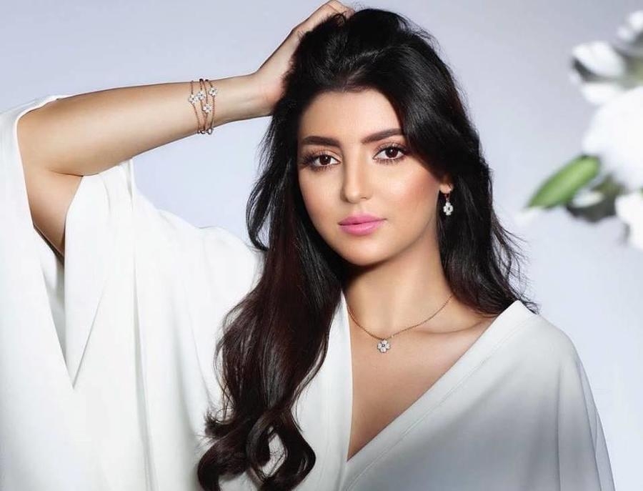 الإعلامية المغربية مريم سعيد تكسر عزلتها