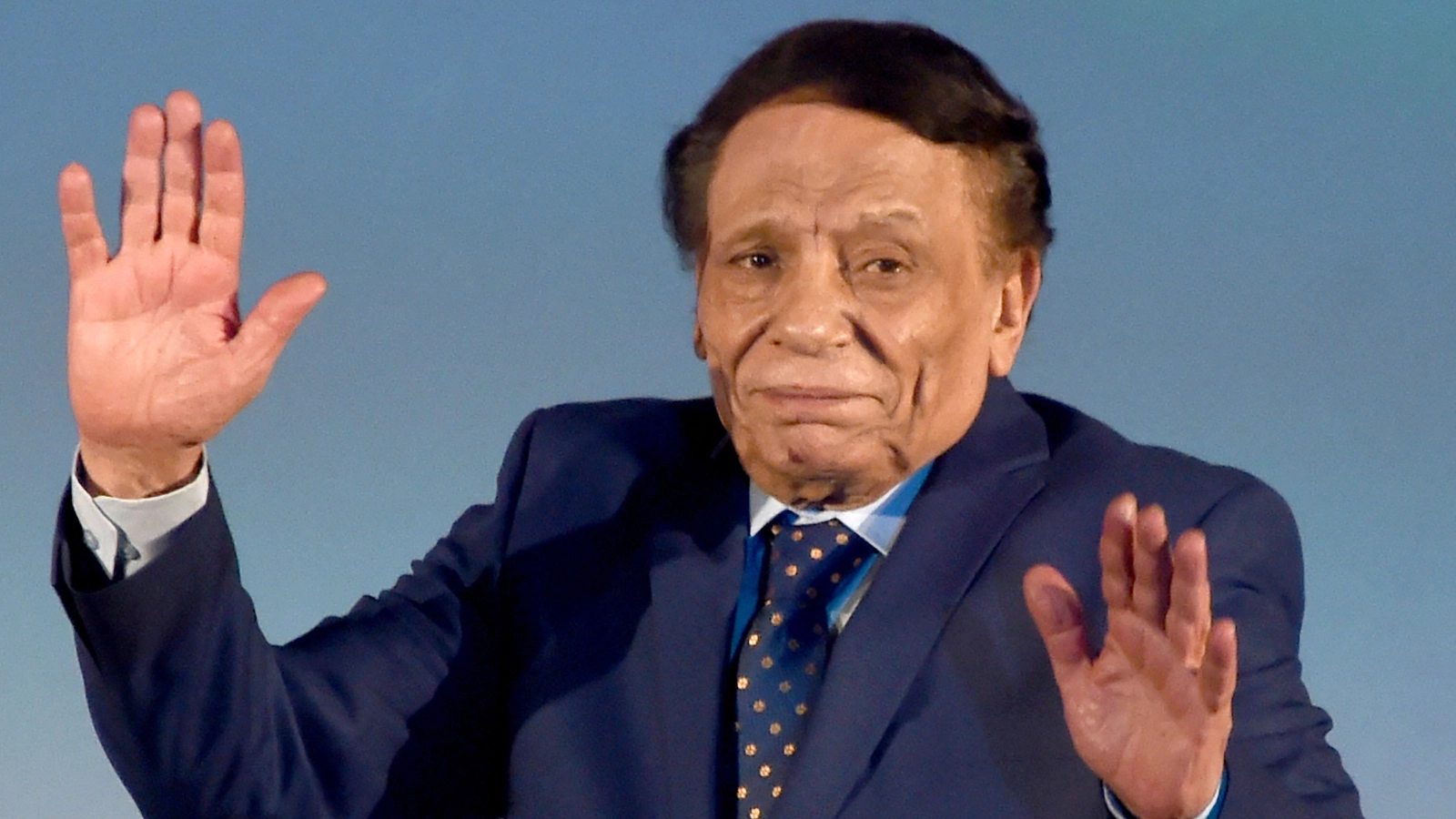 ماذا طلب عادل إمام في حفل عيد ميلاده الـ85؟