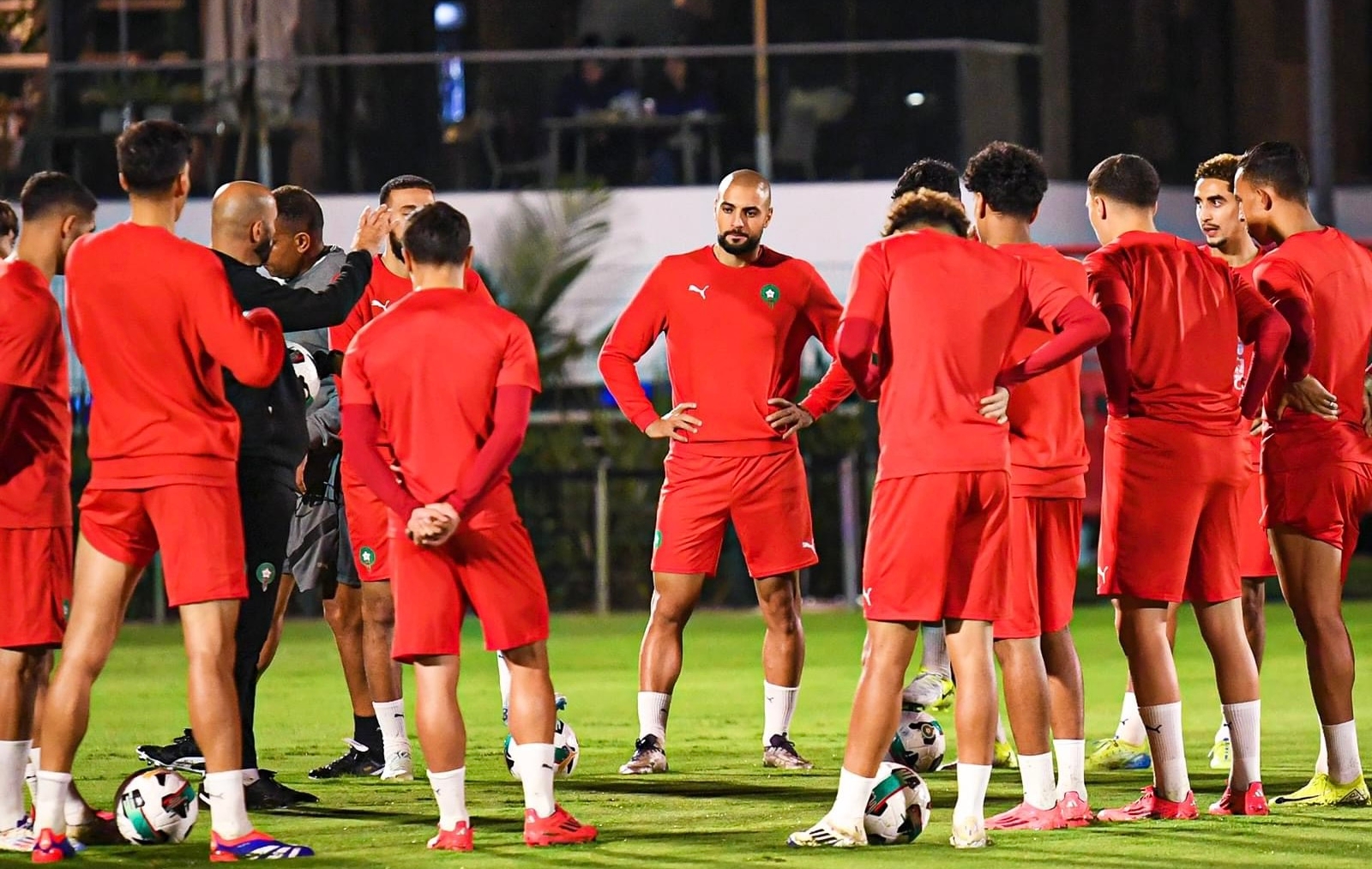 نجم المنتخب المغربي يُغلق الباب أمام أندية السعودية وقطر
