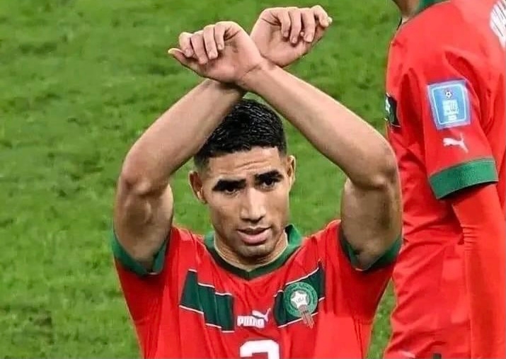 حكيمي يُغضب إدارة باريس سان جيرمان بسبب الكرة الذهبية