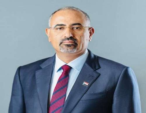 الرئيس الزُبيدي يُعزّي مدير مكتب قناة عدن المستقلة بحضرموت عبدالله باجبع في وفاة شقيقه خالد