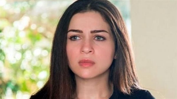بدرية طلبة لـ مى عز الدين بعد أن تصدرت الترند.. البرنسيسة القمر