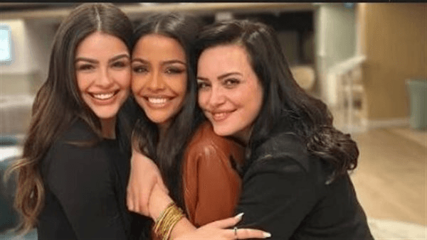 أسماء أبو اليزيد تشارك متابعيها صورة جديدة برفقة ريهام عبد الغفور وهنادي مهنا