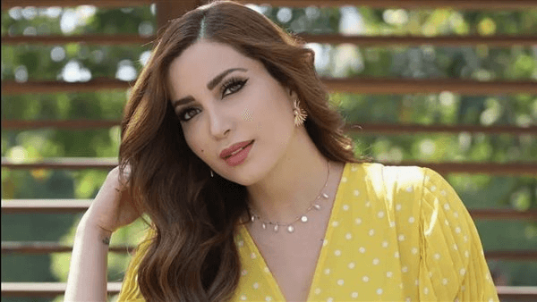 نسرين طافش تخطف الأنظار بإطلالة جذابة من مهرجان كان السينمائي الدولي