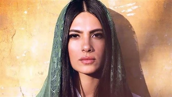 هدى المفتي تخطف الأنظار في أحدث جلسة تصوير لها